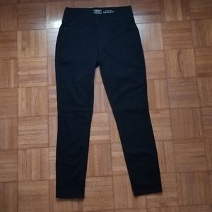 Levi's Pull On Skinny Jeans